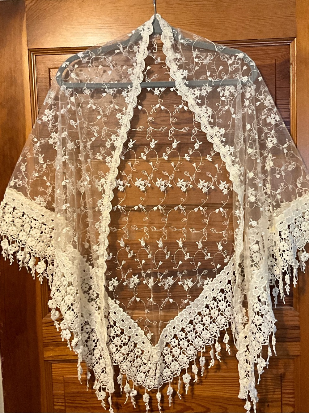 Cream Lace Wrap Shawl